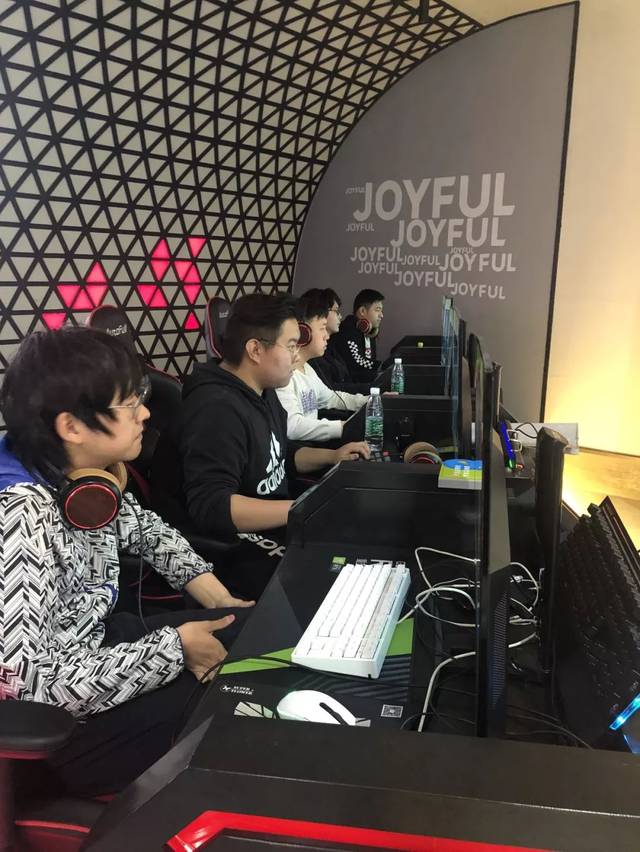 不难发现他 不难发现他