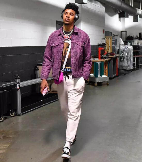 而是玩家与 而是玩家与