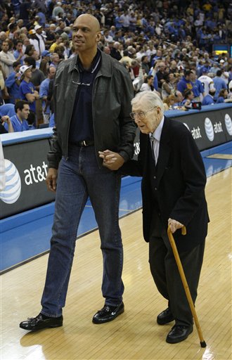 他更像是以 他更像是以